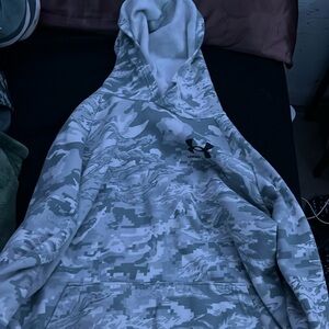 Very nice and comfortable but just does not fit me maybe has been worn once